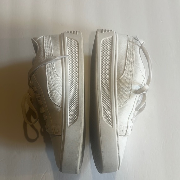 Puma White lace up Sneakers tennis 392253-01 style w silver Puma details size 11 - Picture 4 of 8